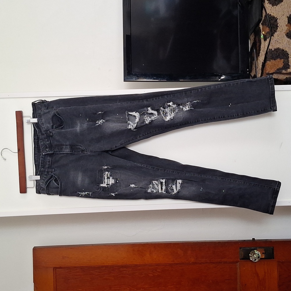 Rue21 mens rhimestone ripped jeans size 36/32